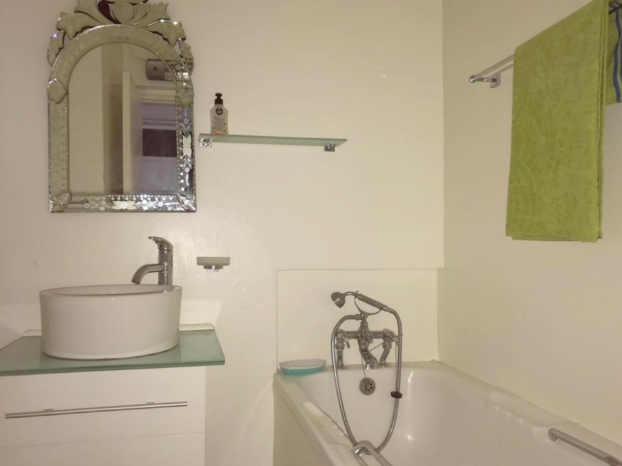 To Let 2 Bedroom Property for Rent in Sea Point Western Cape